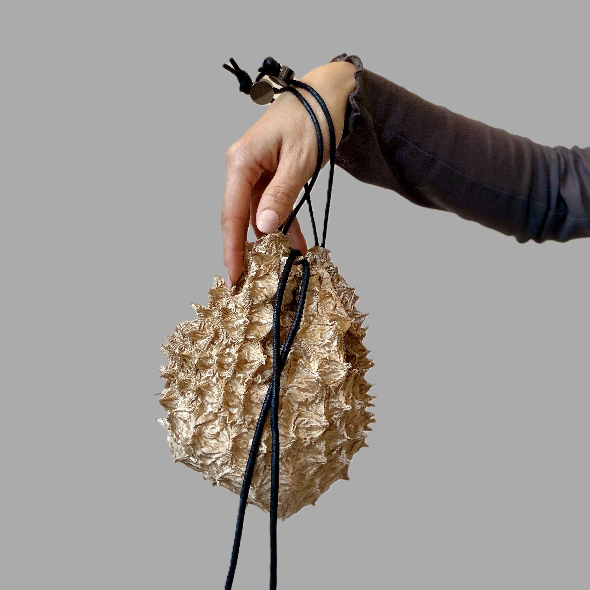 KUMO BAG KINCHAKU - Champagne Gold - Image 2