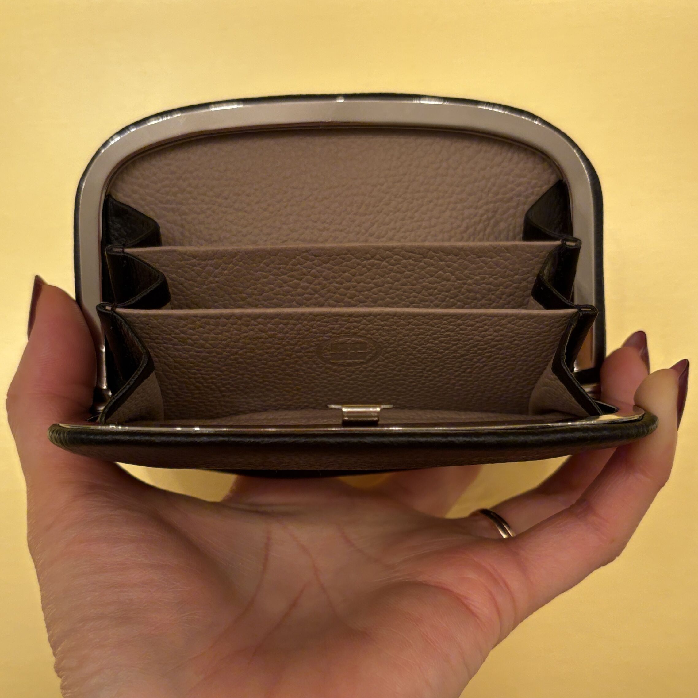 MAUVE NOIR - Image 6